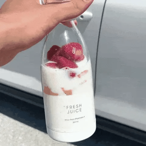 Momentic SwiftMix™ | Portable Mini Juicer Blender | USB Rechargeable Smoothie Bottle for Travel & Gym